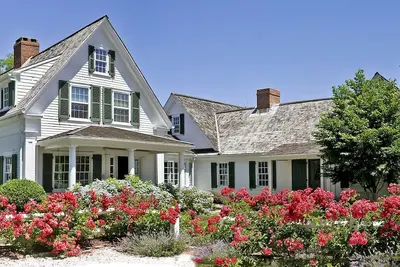 Image de Hedgebound Estate - Le meilleur de Cape Cod avec piscine et bain à remous.