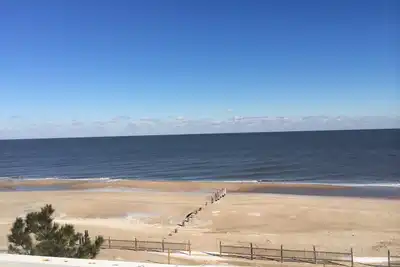 Image de Maison de ville en bord de mer avec une vue imprenable à partir des niveaux 3 Deck