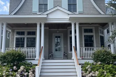 Image de Oceanside Coastal Dream Home w / Pool - marchez vers tout! Havre de plage sur la 2e rue