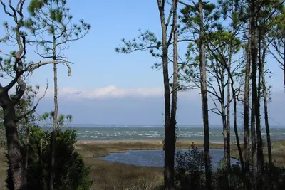 Image de Heron Now-Panoramic Bayfront Home À 150 mètres de Gulf Beach, classée au niveau national