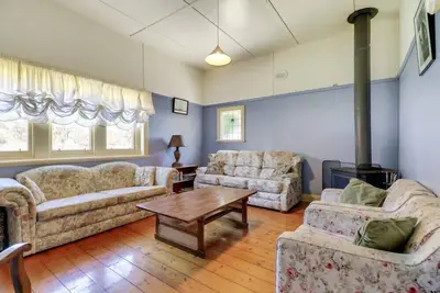 Image de Beacon Cottage - Une maison bien présentée avec deux chambres à coucher avec une retraite de bungalow confortable