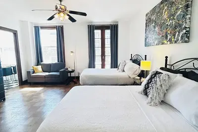 Image de Profitez de votre séjour dans ce condo de luxe. Premier Lieu At Long Beach.
