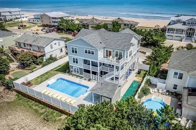 Image de Ruff Life | 100 m de la plage | Chiens bienvenus, piscine privée, bain à remous
