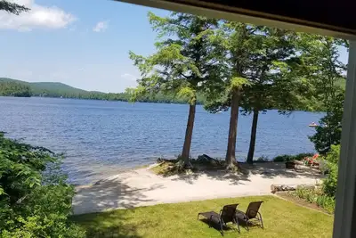 Image de Plage de sable privée, propre lac paisible, à 35 minutes du centre-ville de Portland