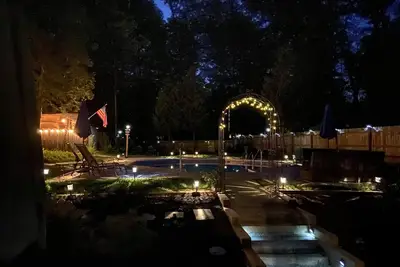 Image de Au plus près de Spac! Pour toute la famille, piscine et cour privée. Ville et piste 5 miles