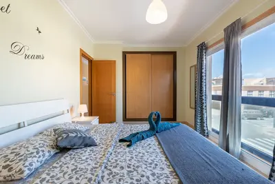 Image de Penthouse d'angle avec vue sur l'océan et le coucher du soleil :)