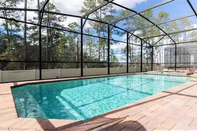 Image de ** Design de luxe ** Villa 9br avec piscine / spa / jeu