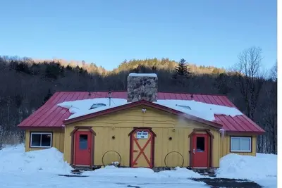 Image de Killington, côté gauche du duplex, bain à remous extérieur, charmant, confortable, propre