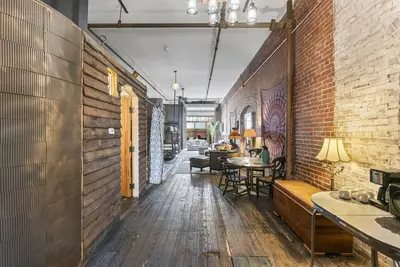 Image de Centre-ville de Saint-Louis - Entrepôt d'artiste en grands groupes Lofts & Gameroom