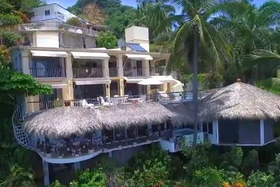 Image de Villa Paraiso Aca, villa de luxe avec 6 chambres, 5 salles de bains et vue magnifique