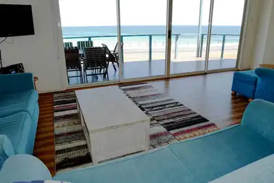 Image de Vue imprenable sur le front de mer 4 chambres 2 salles de bain wifi gratuit