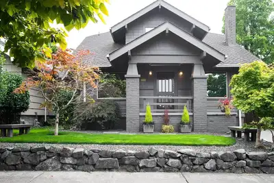 Image de Nouveau! Mise à jour de Tacoma Home w \/ Patio - 3 mi au centre ville