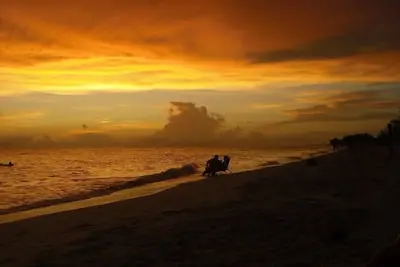 Image de Quelque Part Sur Une Plage! Belle Escapade De Vacances AMÉLIORÉE!