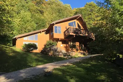 Image de Belle maison de ski de luxe sur Killington Mtn, 3 lits avec salles de bains privatives, bain à remous