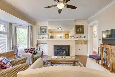 Image de Nouveau! Mise Ă jour de Sheboygan Home w / Porch <1 km de la plage