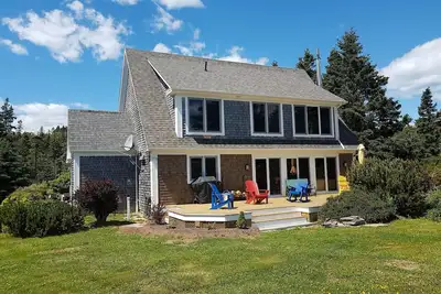 Image de Retraite Oceanfront isolée avec Guest House
