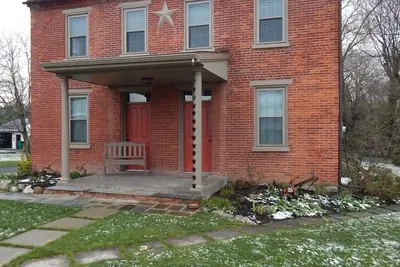 Image de Brick House Beautiful Single Family 1840