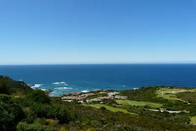 Image de Blue Ocean Villa - Villa de luxe avec vue sur l'océan sur le domaine de golf de Pezula
