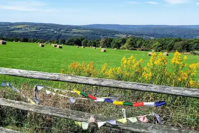 Image de Ithaca, Ny - Retraite contemporaine sur 36 acres avec des vues à couper le souffle
