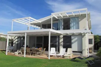 Image de Watersedge - Bord De Mer Absolu sur la baie de Jervis - Best Beachfront House