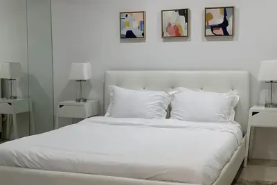 Image de -1 chambre Apt dans une maison privée. - Entrée privée - Télévision - Internet - Blanchisserie et plus