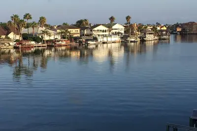 Image de Profitez de belles vues de ce condo au bord de l'eau