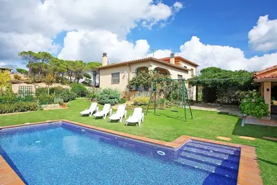 Image de Belle maison de vacances privée avec Wifi, piscine privée, Tv, patio, animaux admis, parking