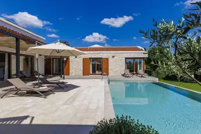 Image de Maison de vacances privée avec Wifi, piscine privée, climatisation, Tv, terrasse, parking
