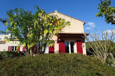 Image de Belle villa ensoleillée et calme