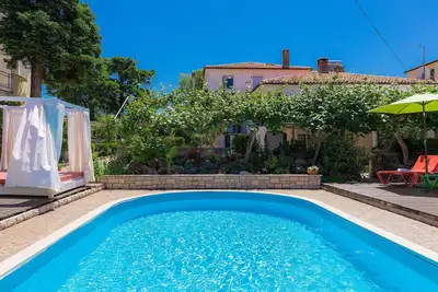 Image de Agréable appartement pour 5 personnes avec piscine, climatisation, Wifi, Tv, terrasse et parking