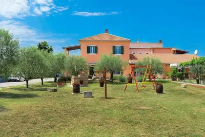 Image de Bel appartement pour 5 personnes avec climatisation, Wifi, Tv, terrasse et parking