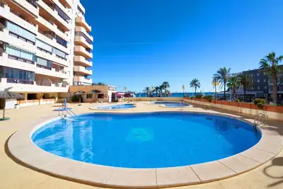 Image de Bel appartement pour 4 personnes avec Wifi, piscine, climatisation, Tv et terrasse