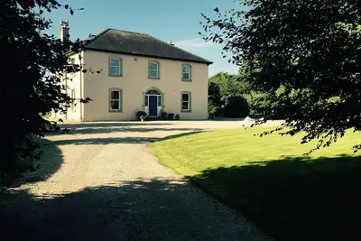 Image de style géorgien Secluded Maison campagne Vues - 30 mins de Dublin