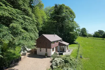 Image de Rural Rural Farm Based Cottage dans le centre de Surrey Hills pourtant près de Londres!