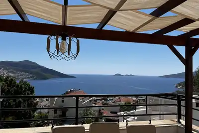 Image de Charmante villa de 4 chambres dans la vieille ville avec vue panoramique sur la mer et la montagne
