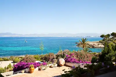 Image de Fantastique villa sur la mer, jardin, terrasses et accès direct à la mer