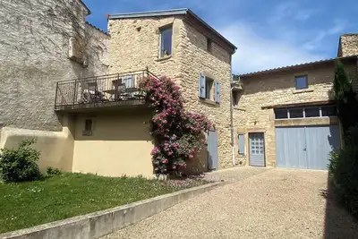 Image de Gite Ancienne grange entièrement restaurée, beaucoup de charme! Chargeur auto