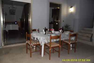 Image de Villa individuelle, Ă quelques minutes Ă pied de la mer.