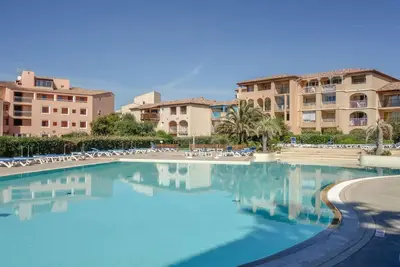 Image de Agréable appartement pour 4 personnes avec piscine, Wifi, Tv, terrasse, animaux admis et parking