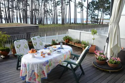 Image de Duplex moderne en bord de mer sur la Ría de Arousa