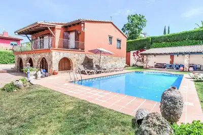 Image de Merveilleuse maison de vacances privée avec piscine privée, Wifi, Tv, patio et parking