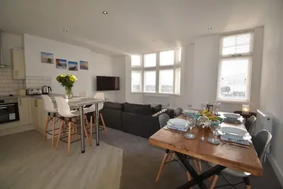 Image de Nouvelle maison de vacances de luxe de première saison sur le front de mer de Scarborough!