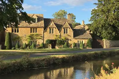 Image de Élu plus beau village d'Angleterre, un livre de contes Cotswold Home
