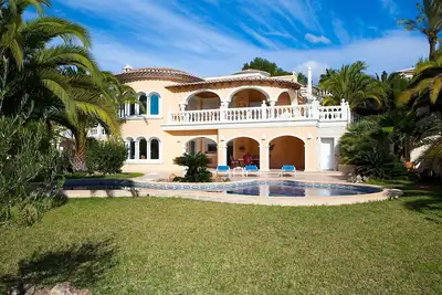 Image de Maison de vacances privée avec piscine privée, Wifi, climatisation, Tv, patio, parking