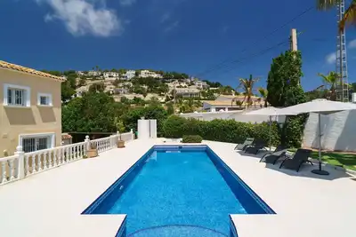 Image de Belle maison de vacances privée avec Wifi, piscine privée, climatisation, Tv, patio et parking