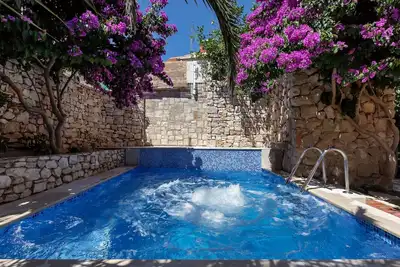 Image de Belle maison de vacances privée avec Wifi, piscine privée, climatisation, Tv, terrasse, parking