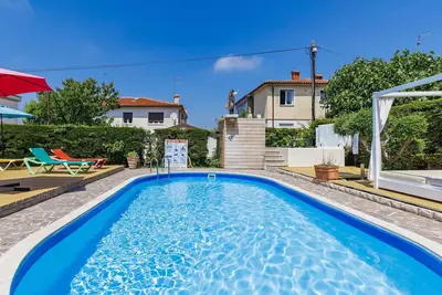 Image de Agréable appartement pour 2 personnes avec piscine, climatisation, Wifi, Tv, terrasse et parking