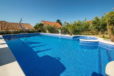 Image de Agréable appartement pour 3 personnes avec Wifi, piscine, climatisation, Tv, terrasse et parking
