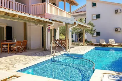 Image de Confortable appartement pour 4 personnes avec piscine, Wifi, climatisation, Tv, terrasse et parking