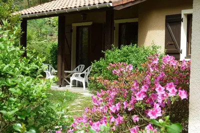 Image de Maison landaise mitoyenne 1 côte, avec jardin dans une impasse.